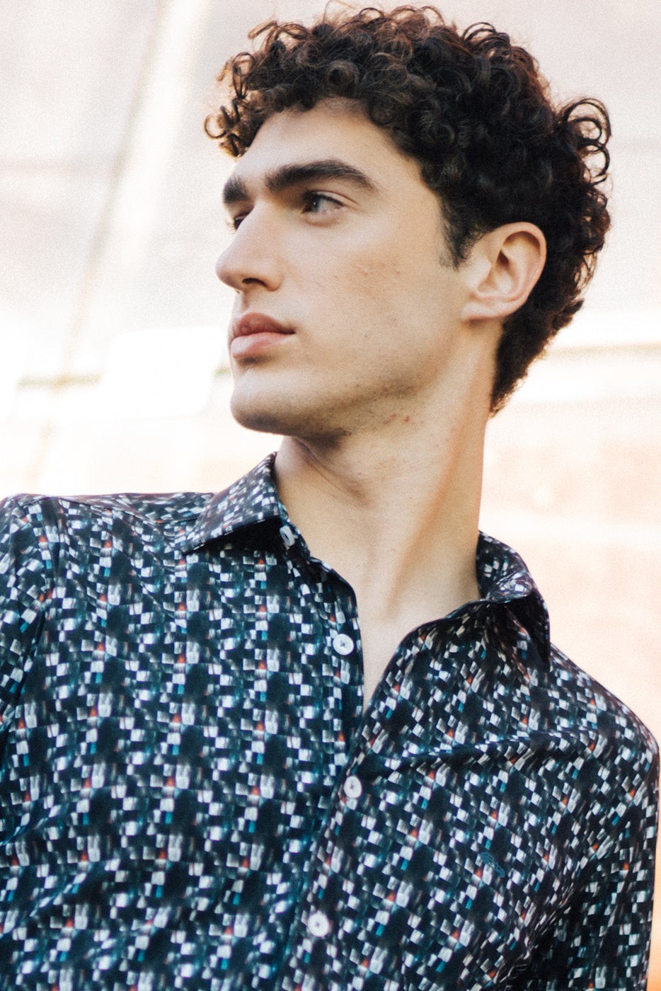Camisa estampado abstracto marino hombre 2