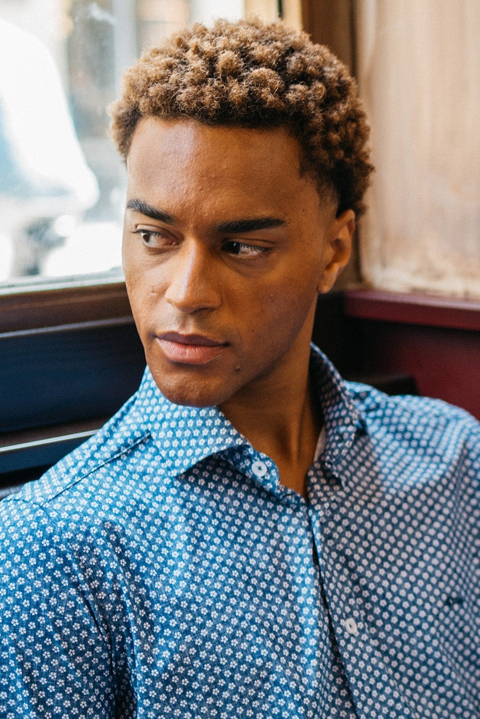 Camisas bielástica estampado flores azul que no necesita plancha 2