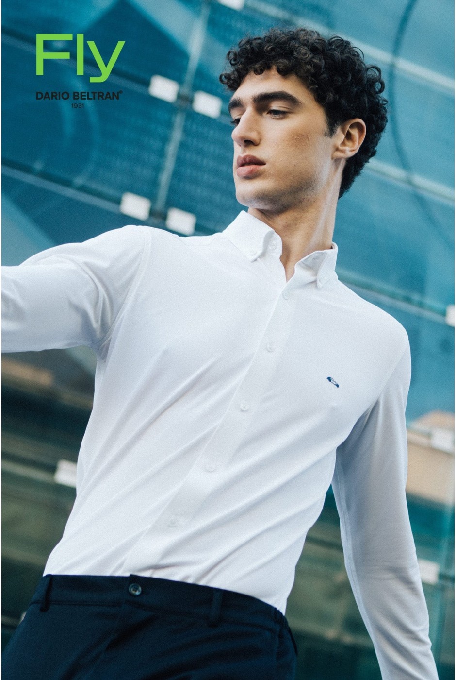 Camisa bielástica regular fit falso liso blanca