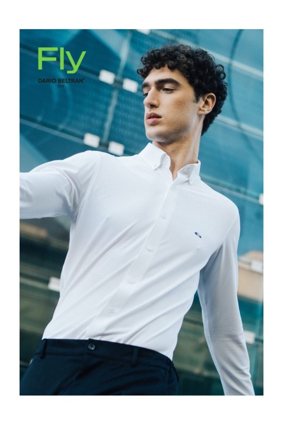 Camisa bielástica regular fit falso liso blanca