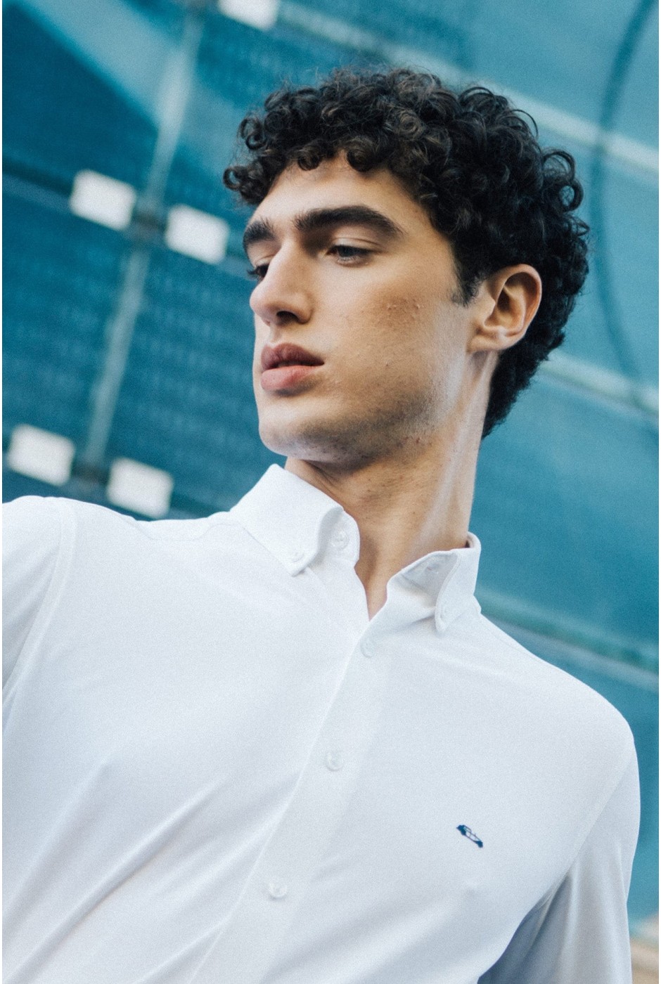 Camisa blanca bielástica regular fit falso liso no plancha | mister dandy