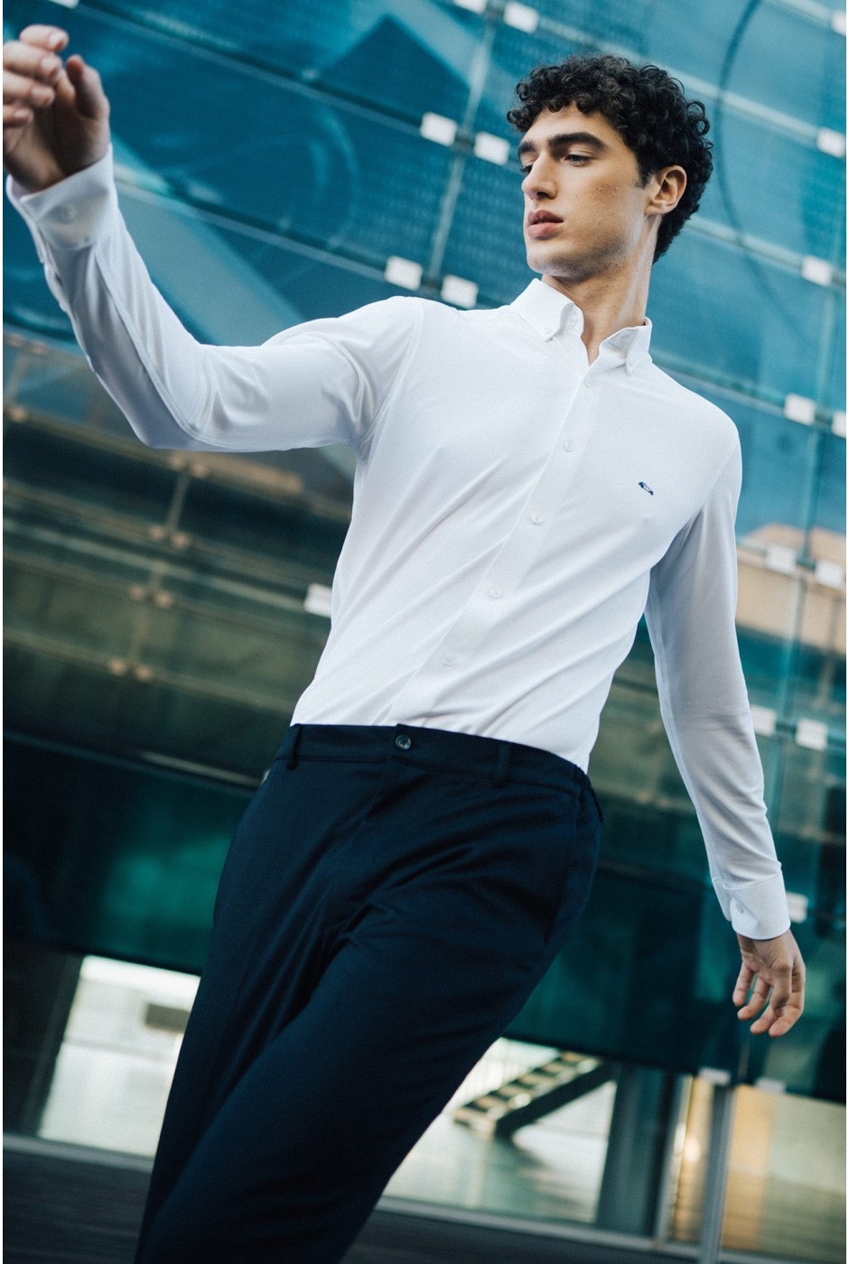 Camisa blanca bielástica regular fit falso liso no plancha | mister dandy